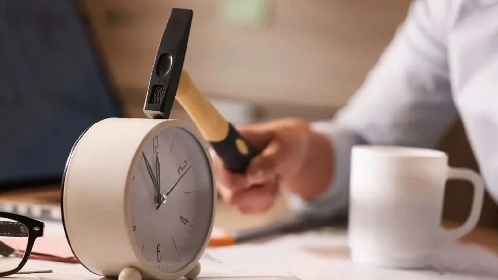 La cuenta atrás del registro horario digital supondrá el fin del uso de papel para controlar los horarios