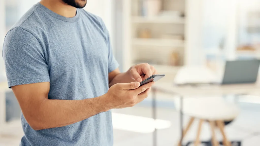 Con una plataforma conversacional de IA es posible responder de forma automatizada a los clientes y potenciales