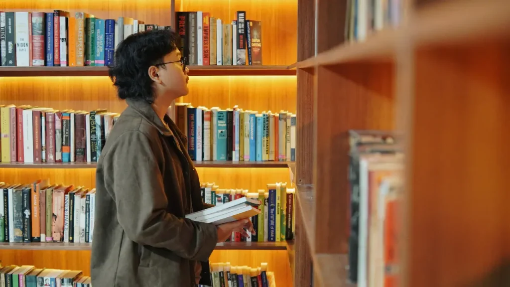 Con una plataforma conversacional por WhatsApp para librerías es posible aumentar la compra de libros y fidelizar a los lectores